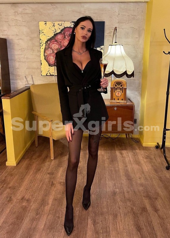 Mia Escort in Dubai