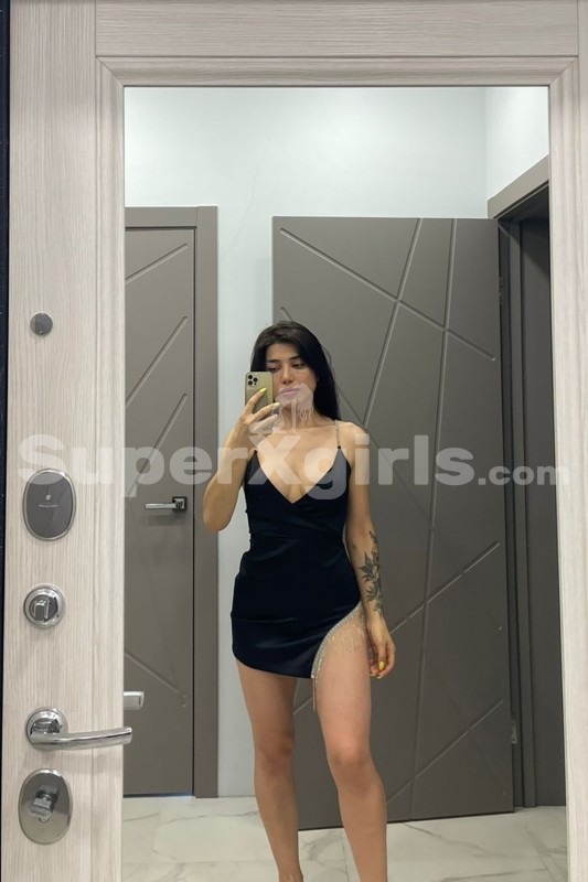 Shakira Escort in Dubai