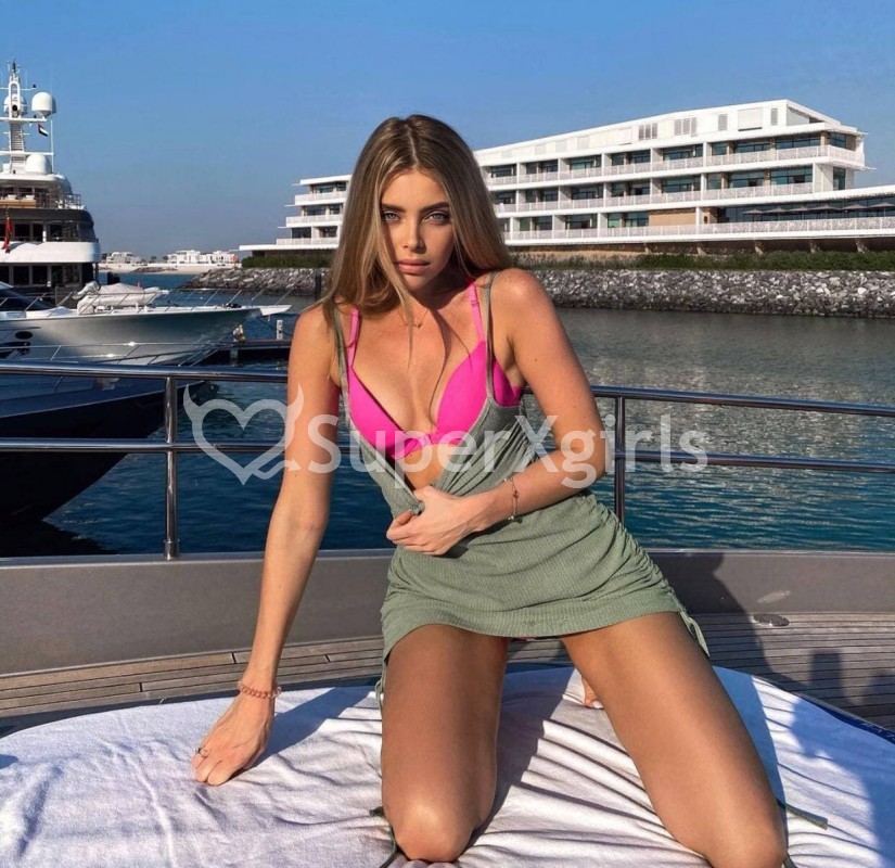 Agata Escort in Como Lake