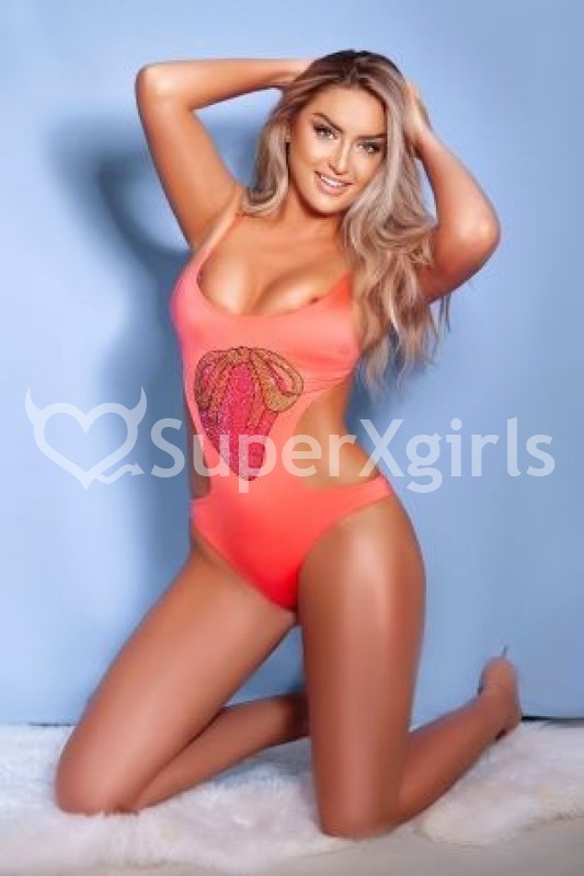 Adelle Escort in Kensington