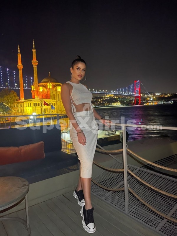 Lara Escort in Dubai