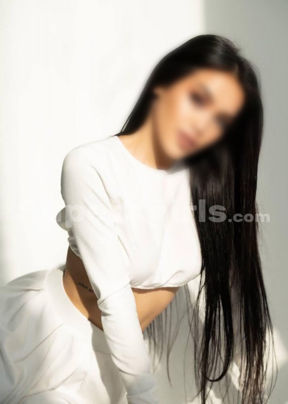 Naomi Escort Dubai