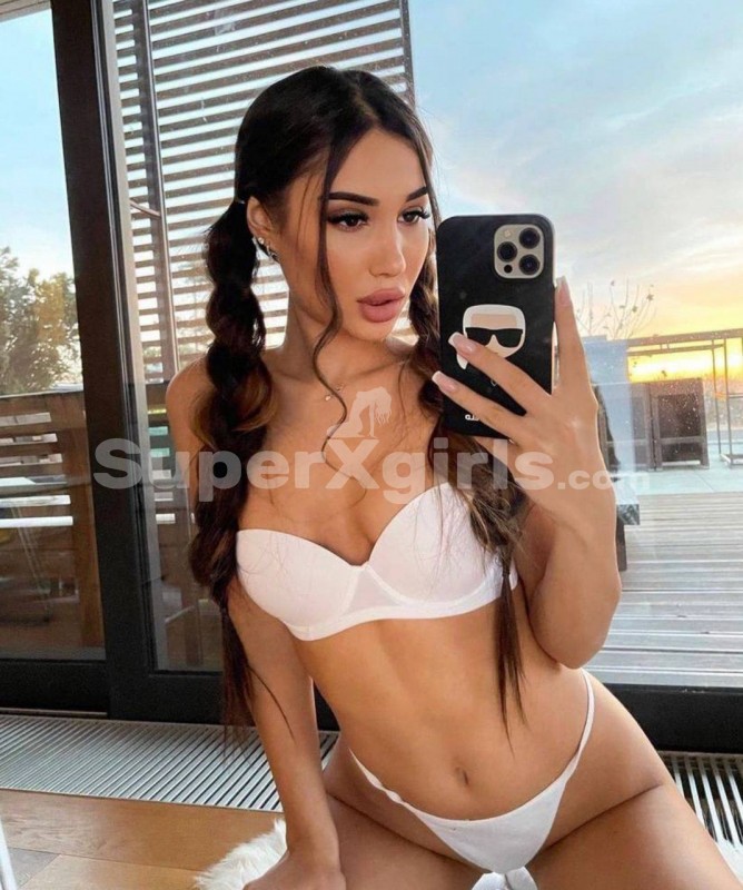 Emilia Escort in London