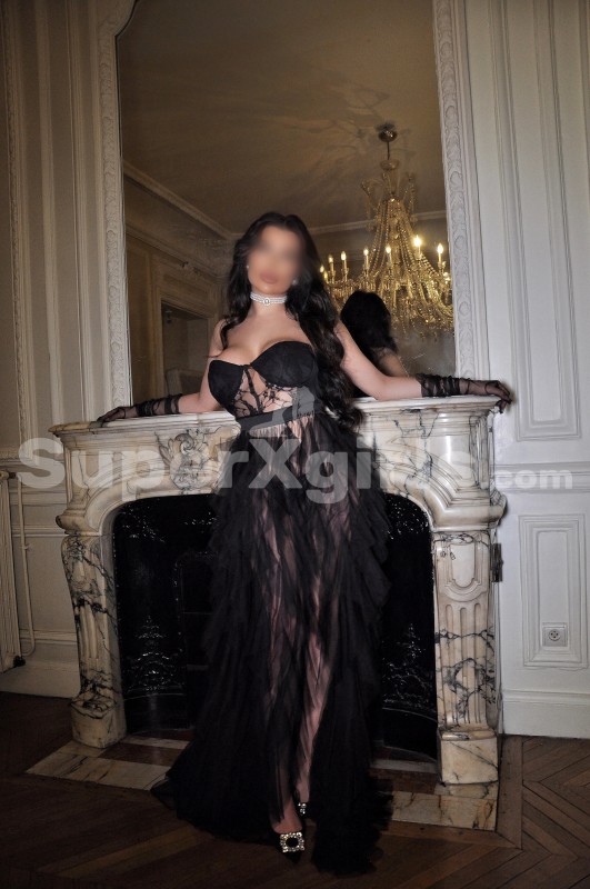 Ayah Bella Escort in Paris