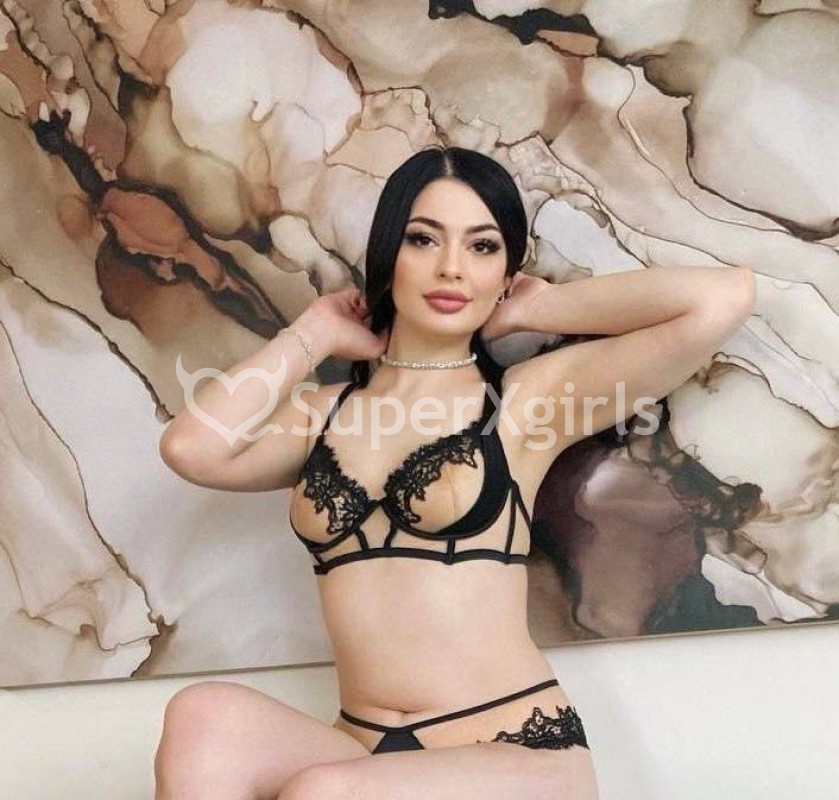 Flora Escort in London