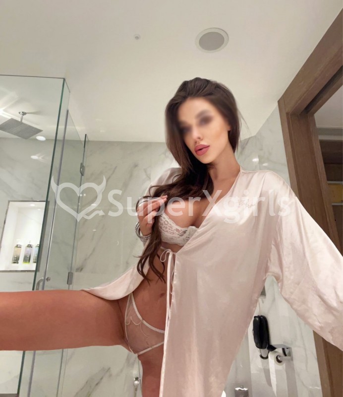 Bella Escort in London