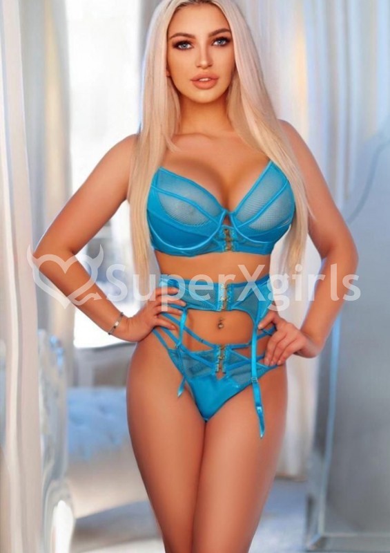 JULIA Escort in Surrey