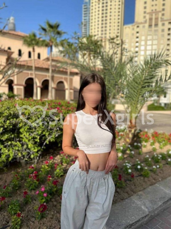 Anna مرافقة كييف