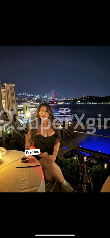 Prenses JLLY hộ tống Istanbul