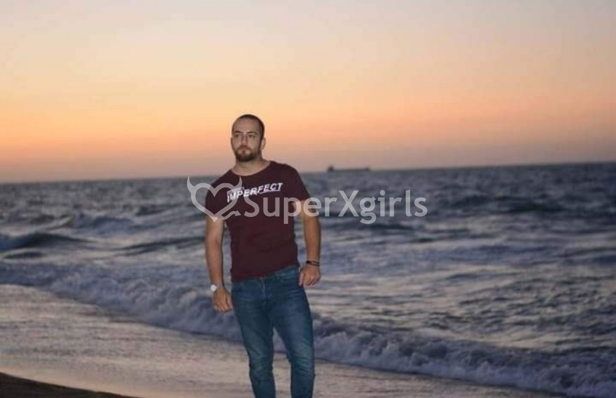 Mert الأولاد اسطنبول