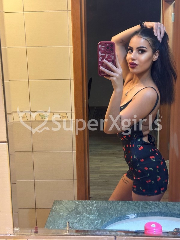 urvi singh Chicas Escorts Delhi
