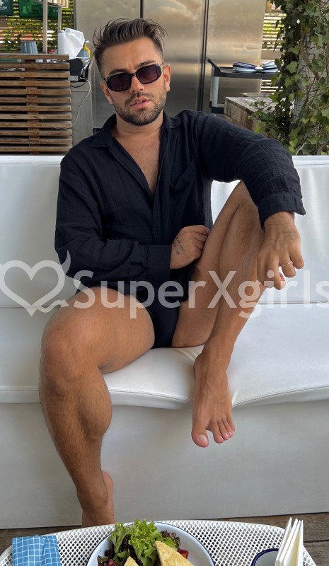 Maximus_ Meninos Corfu