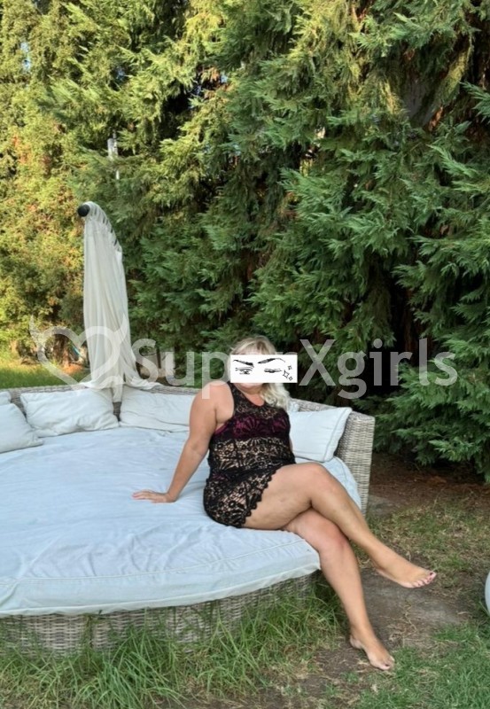 Nataly hộ tống Thessaloniki