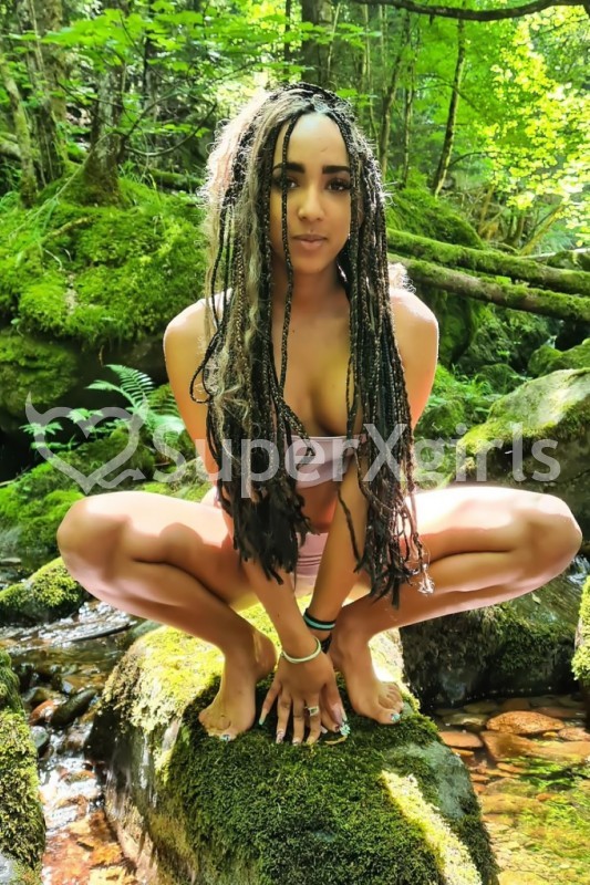 Annie مرافقة مدريد