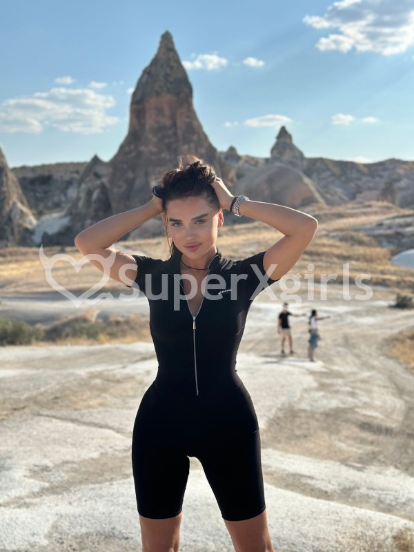 Tania Συνοδεία Ντουμπάι