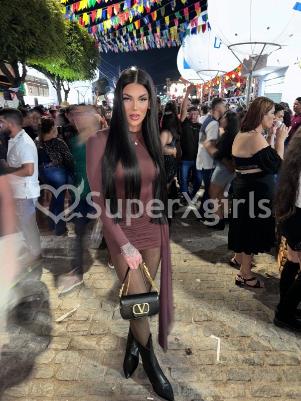 Barbie mel τρανσέξουαλ Μύκονος