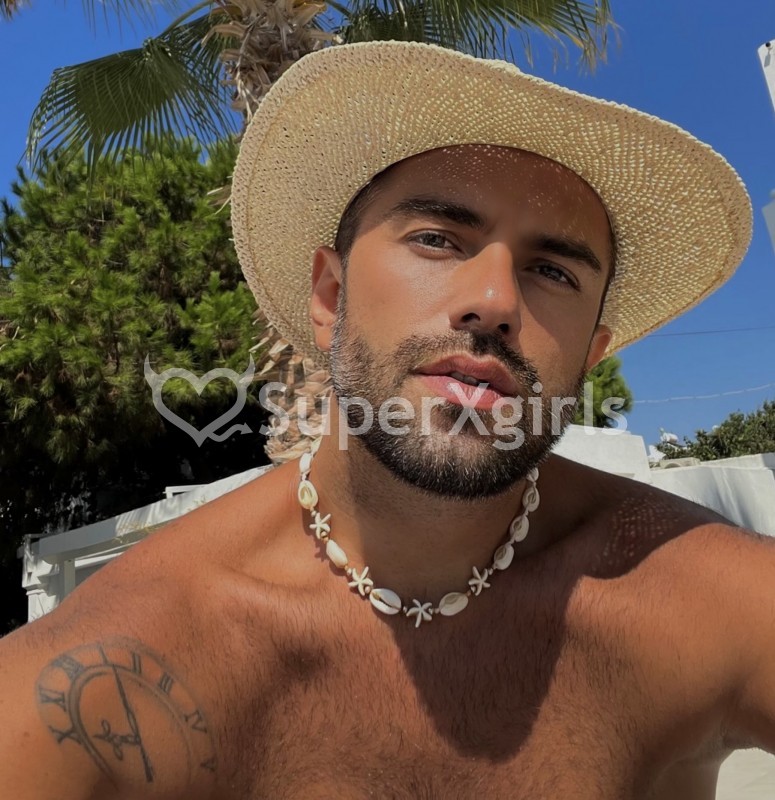 Maximus_ Meninos Corfu
