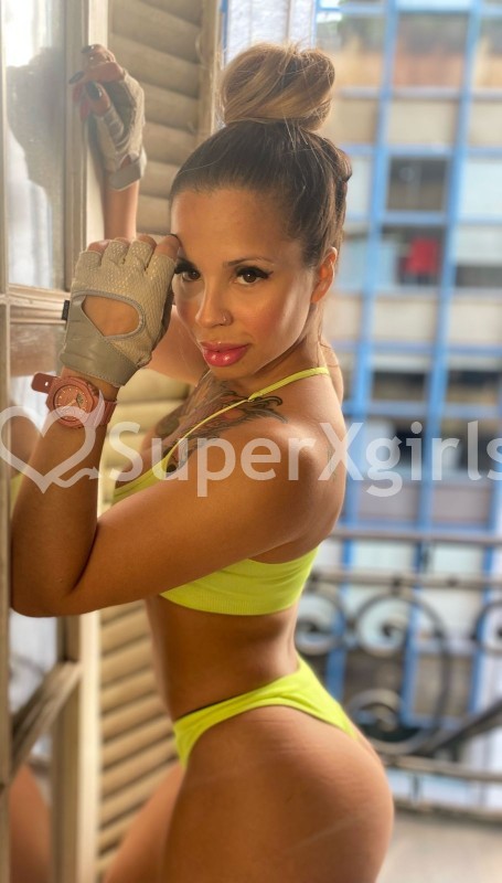 SAMANTHA hộ tống Buenos Aires