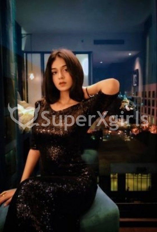 Aiman Escort Karachi