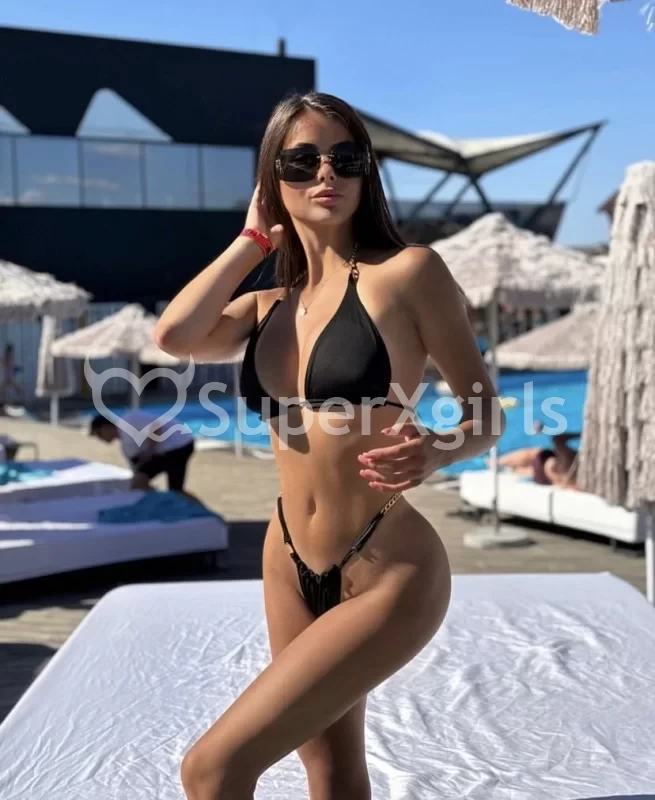 Adriana Chicas Escorts Rodas