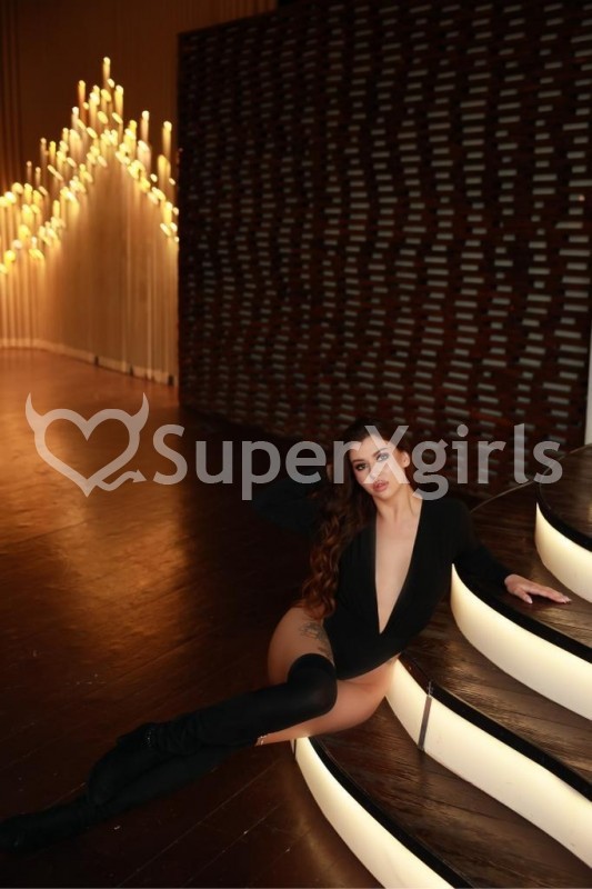 KIRA LUXURY مرافقة إيزمير