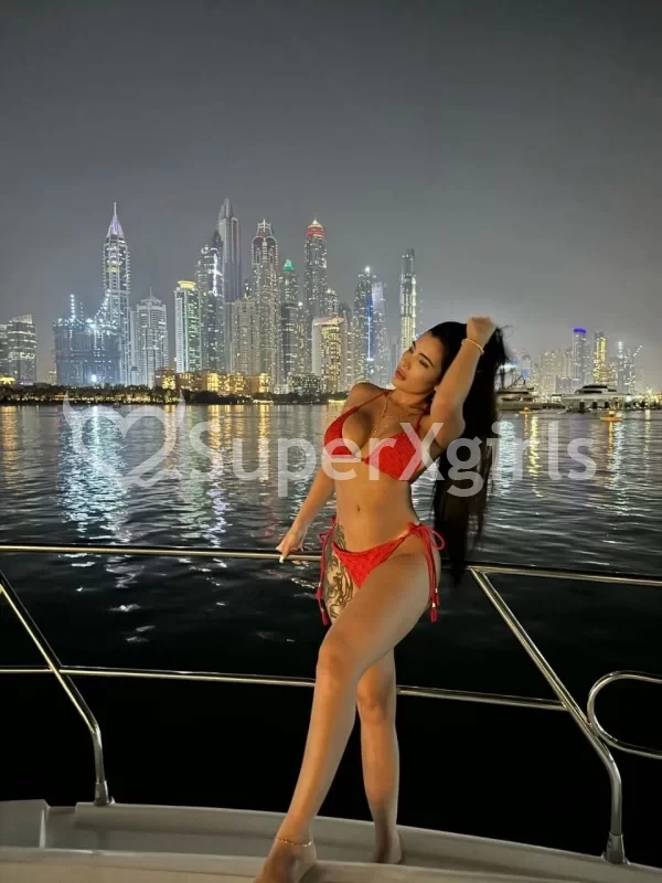 Karen مرافقة دبي