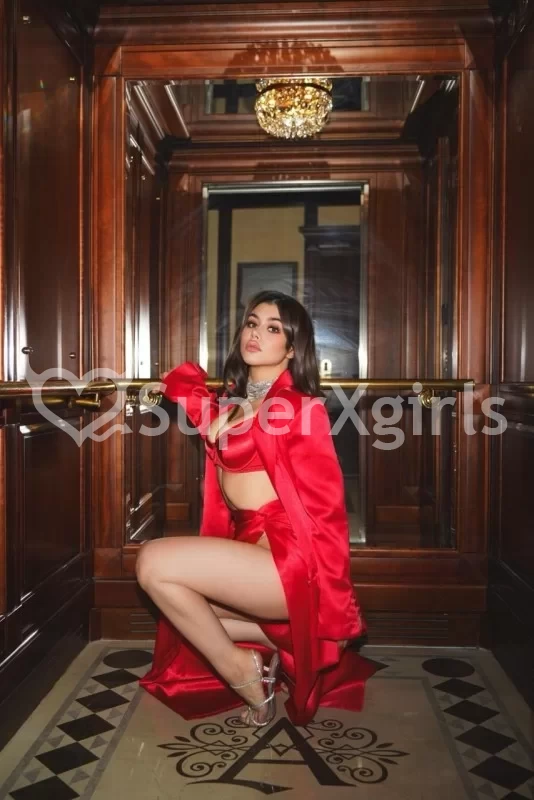 Vicky مرافقة دبي